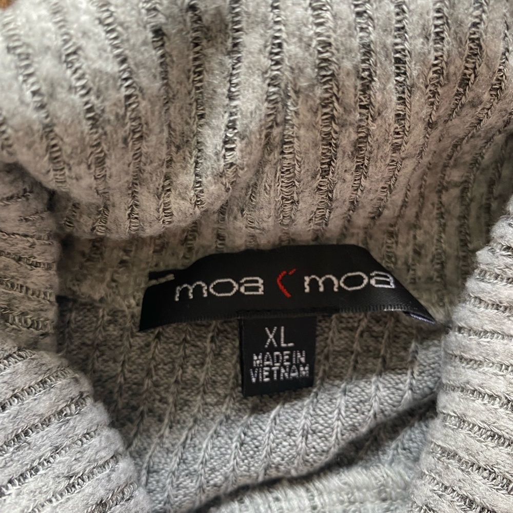 Sweater - Picture 2 of 2